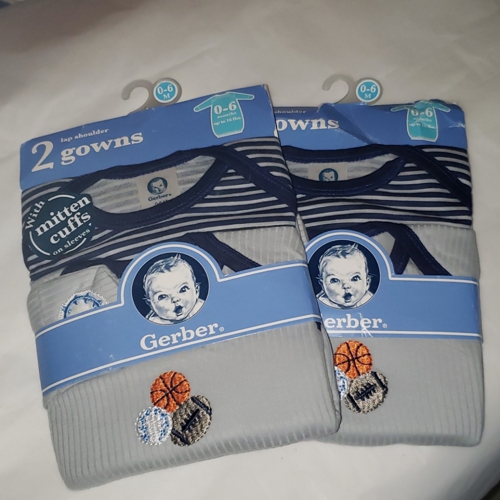 Gerber onesie gowns with mitten cuffs 💥